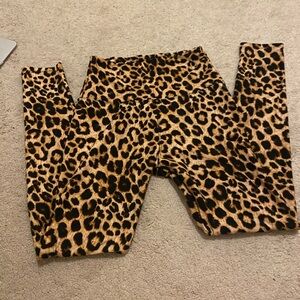 Leopard print leggings